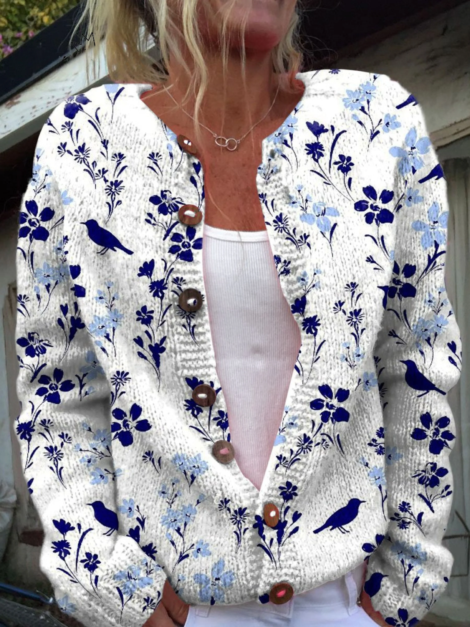 Vynora | Knitted cardigan with floral and bird print and wooden buttons