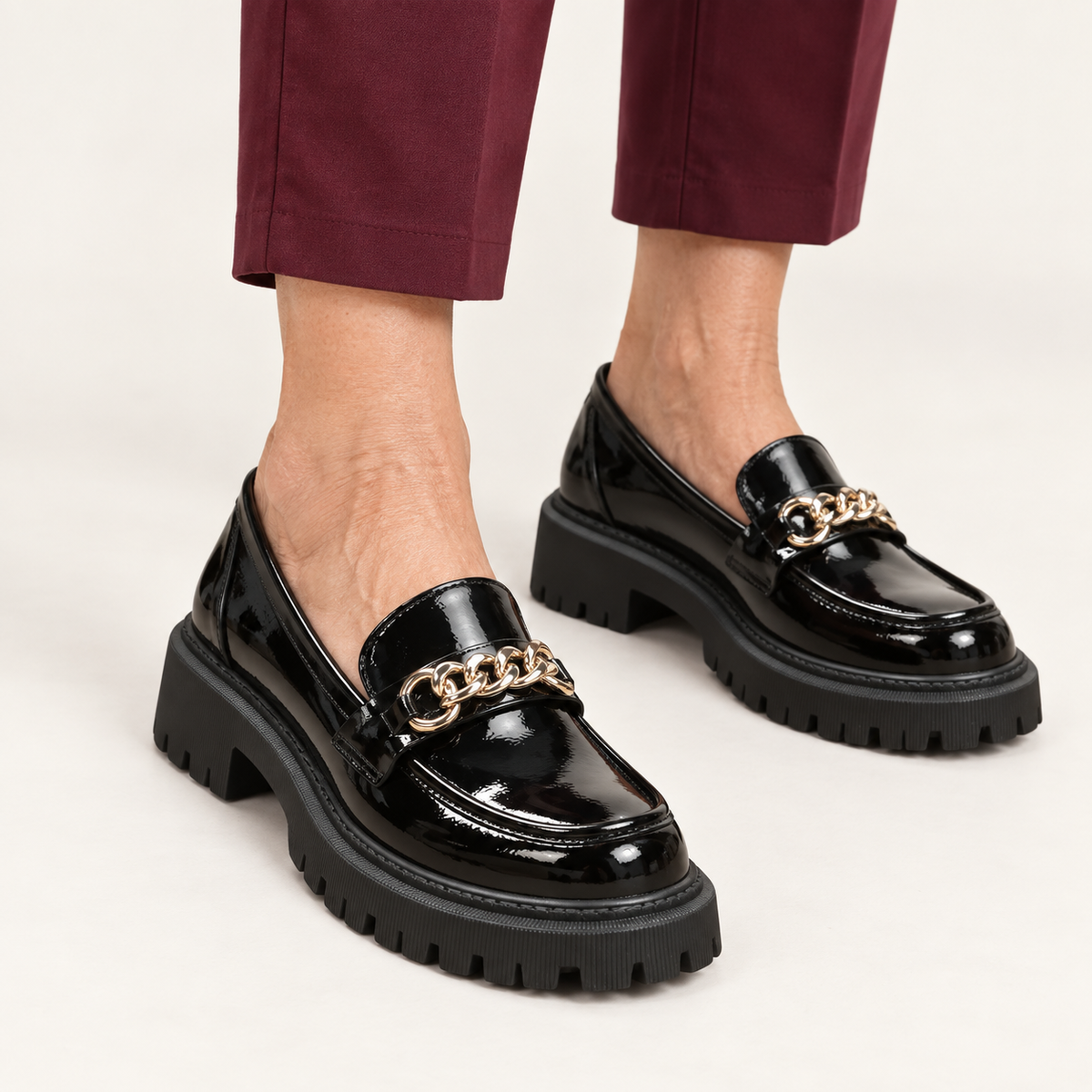 Beatrice - Glossy Chain Loafers
